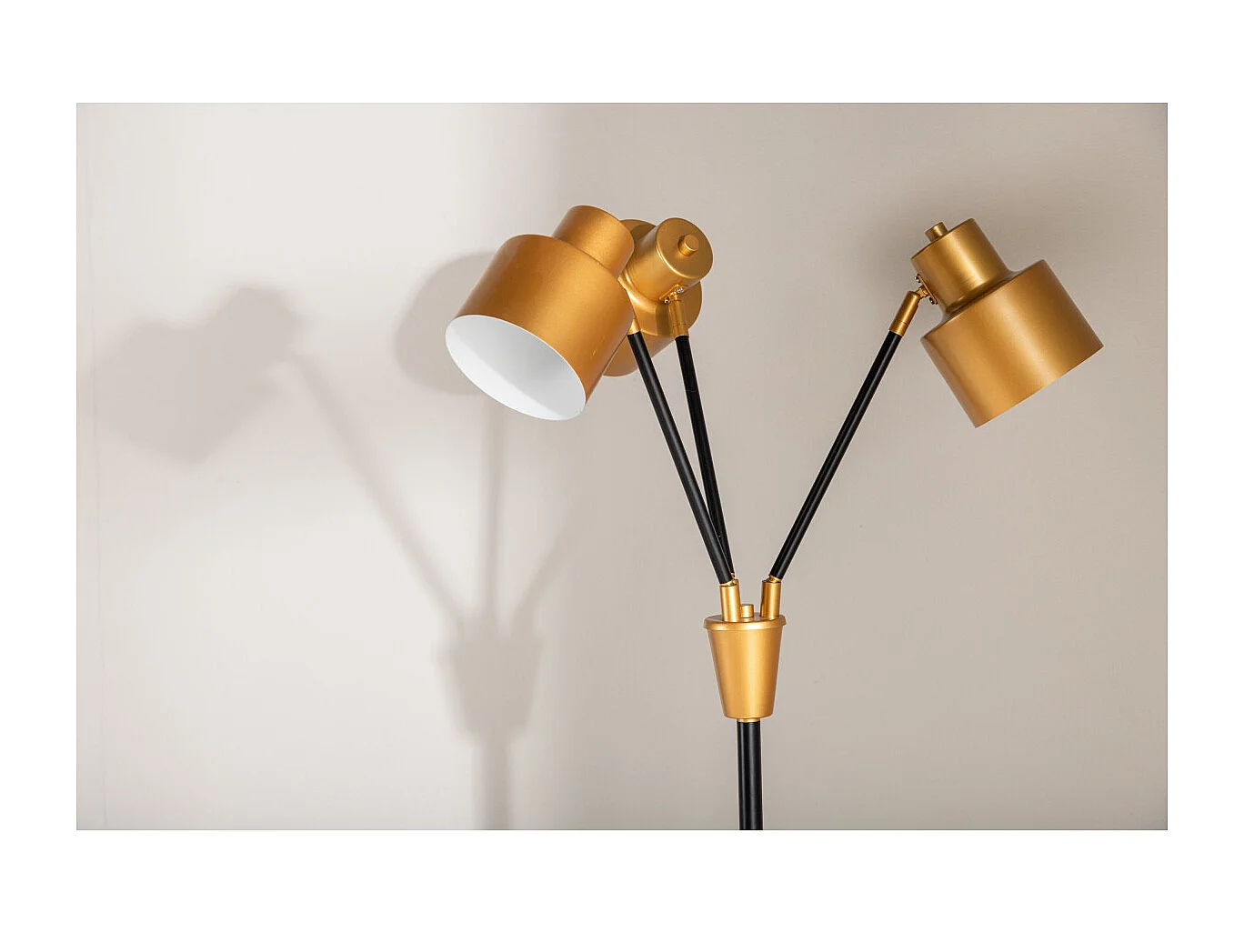 Lampadaire 3 Spots en Métal "Vifta" 178cm Noir & Or