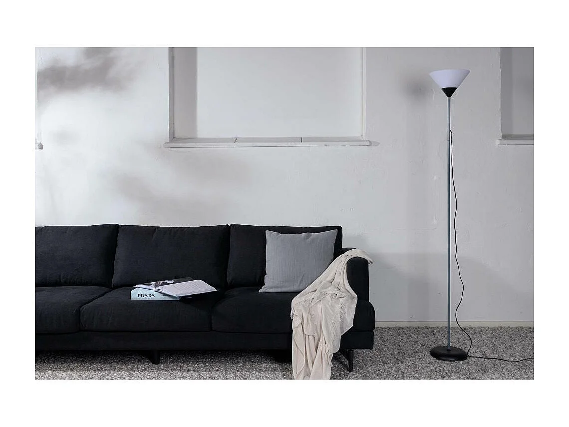 Lámpara de pie de acero Batang