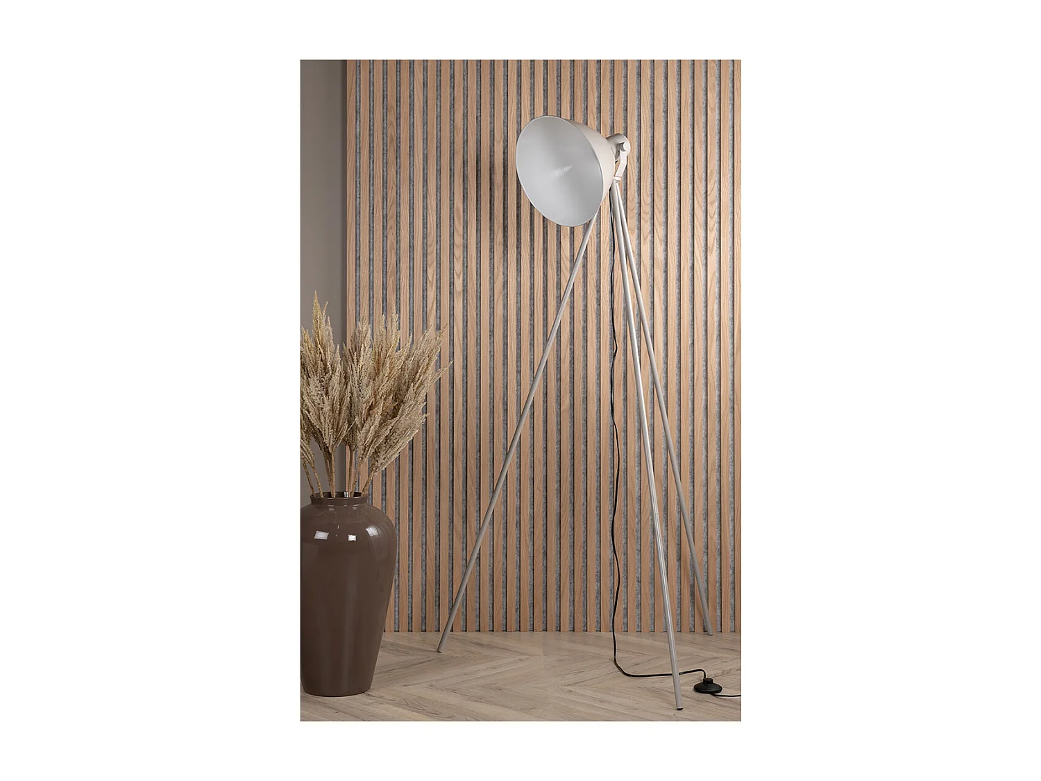 Tiv verlichting vloerlamp 73x63x139,5cm beige.