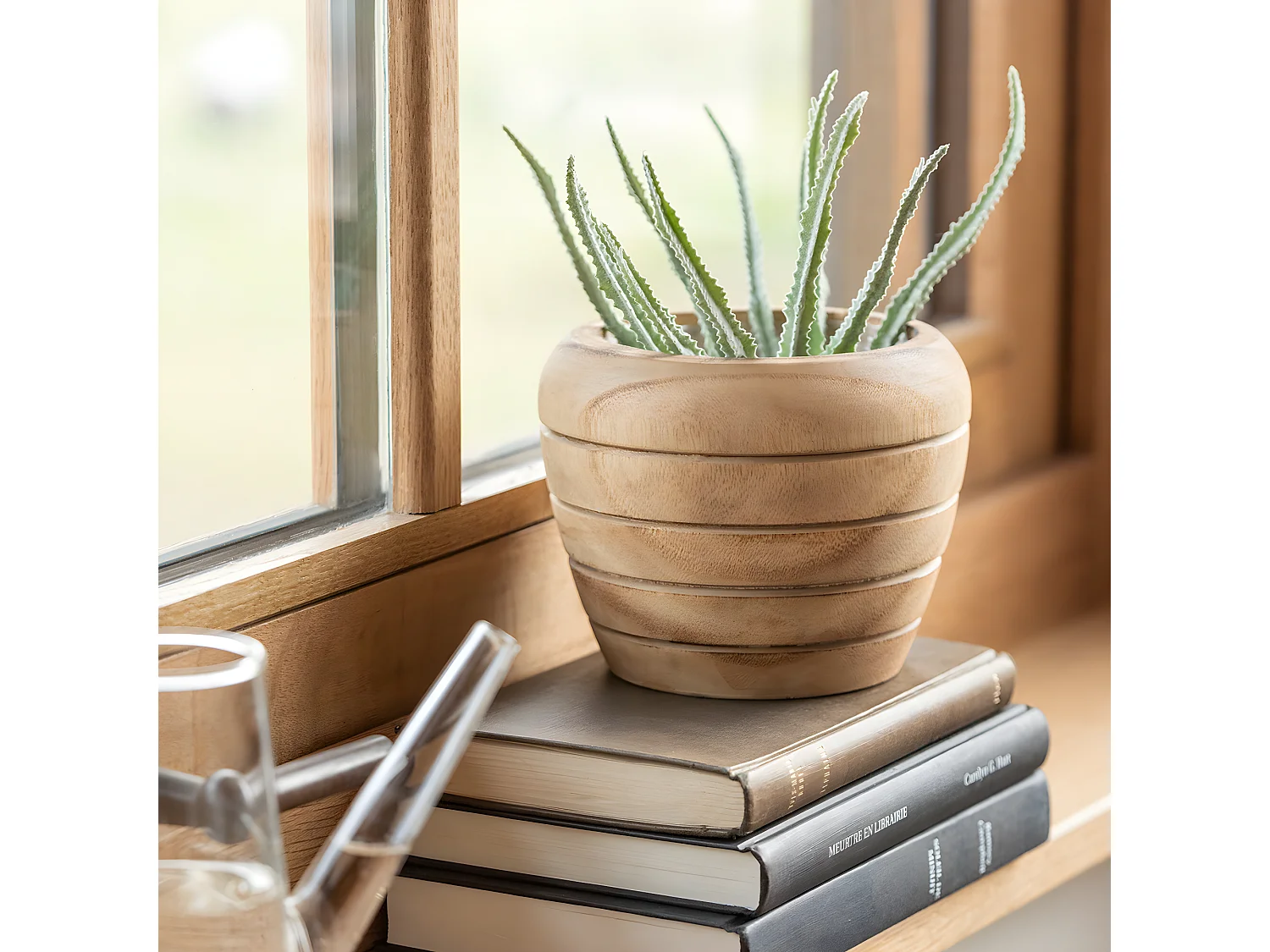 Petit cache pot en bois naturel