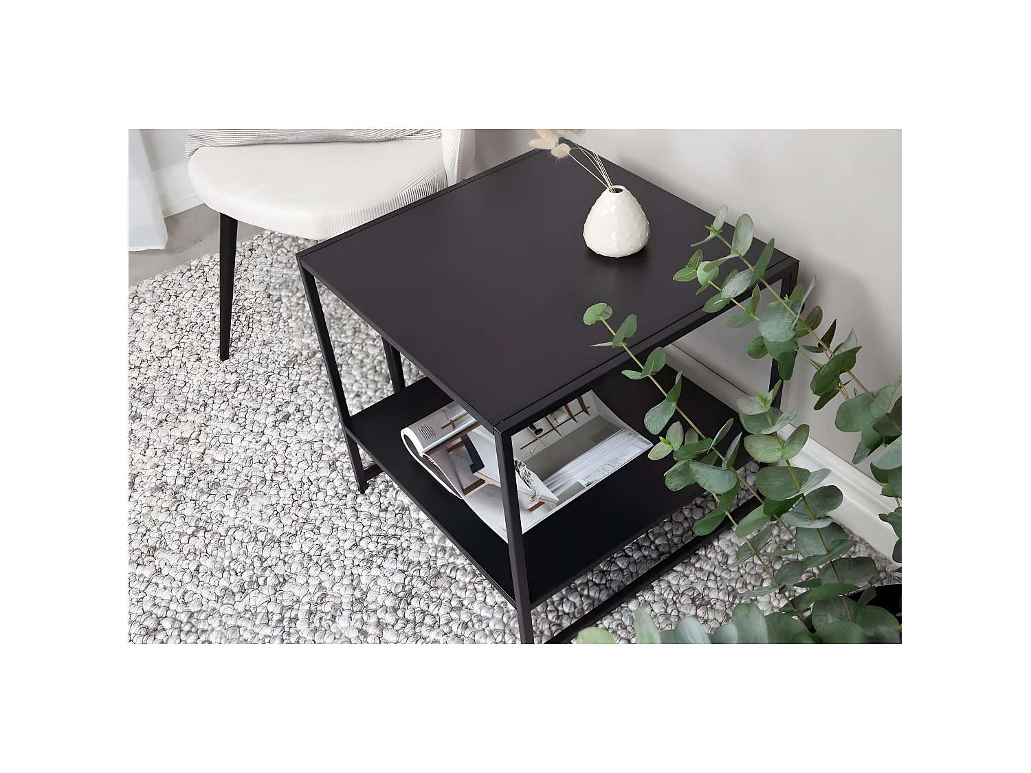 Staal  bijzettafel met plank 51x51 cm zwart.