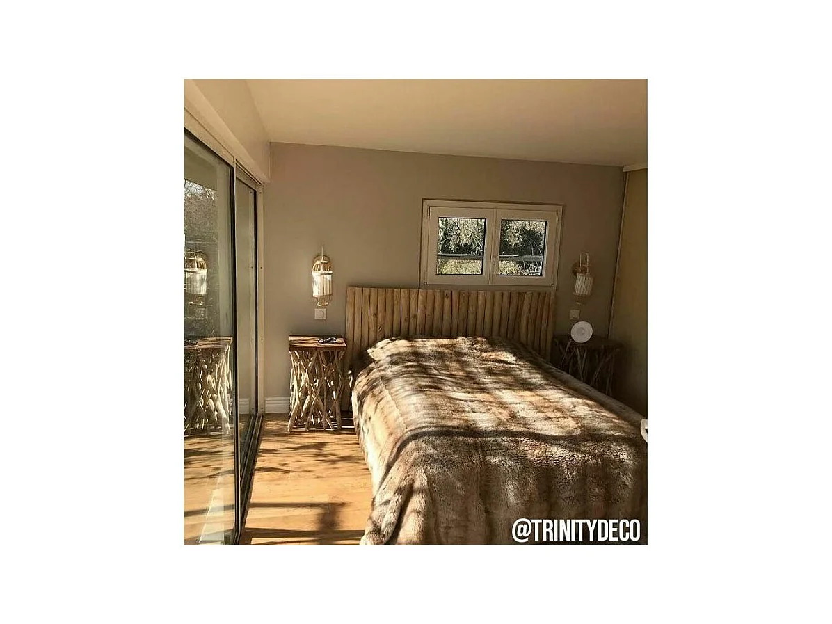 Table d'appoint teck pied branchage Puzzle