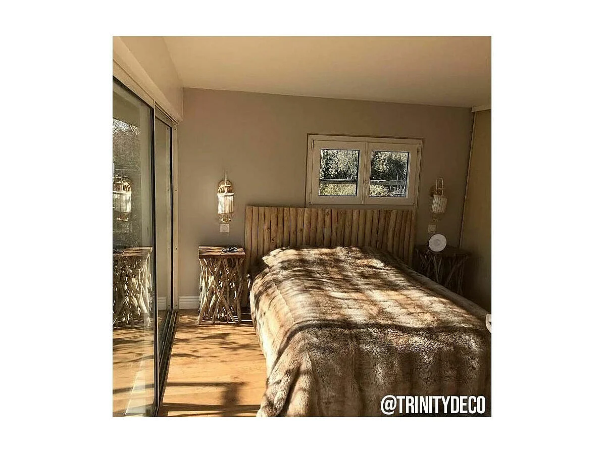 Table d'appoint teck pied branchage Puzzle