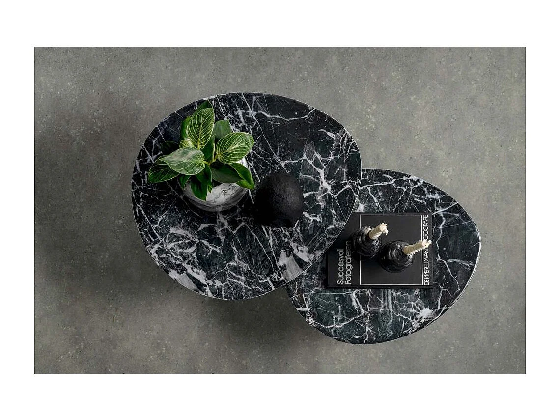 Table basse en métal imitation marbre Ovoid 58 x 51 cm