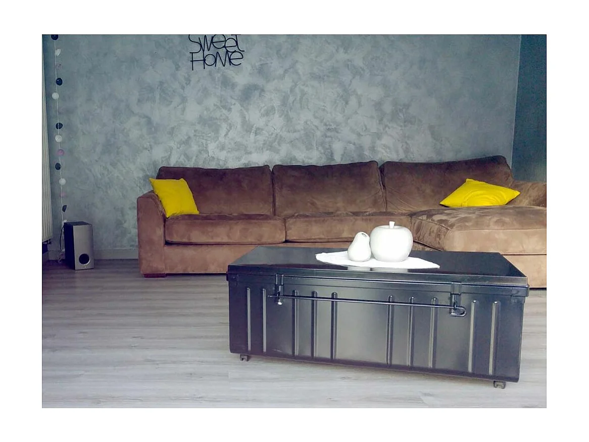 Table basse en acier sur roulettes Habitat 90 cm