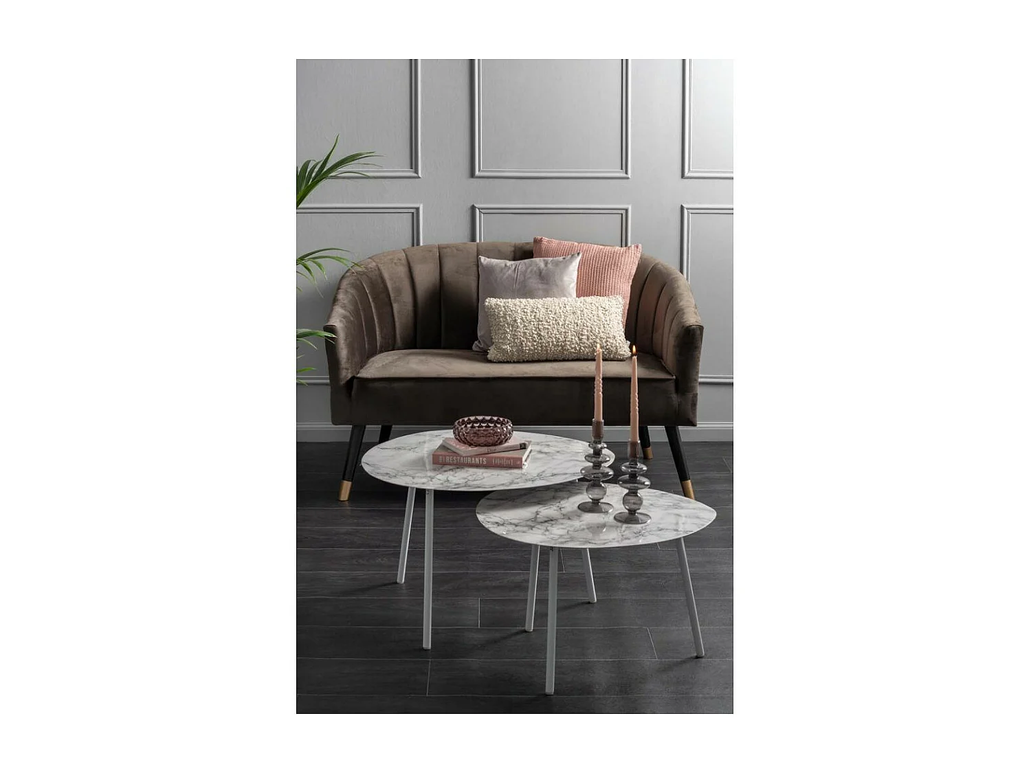 Table basse en métal imitation marbre Ovoid 67 x 60 cm