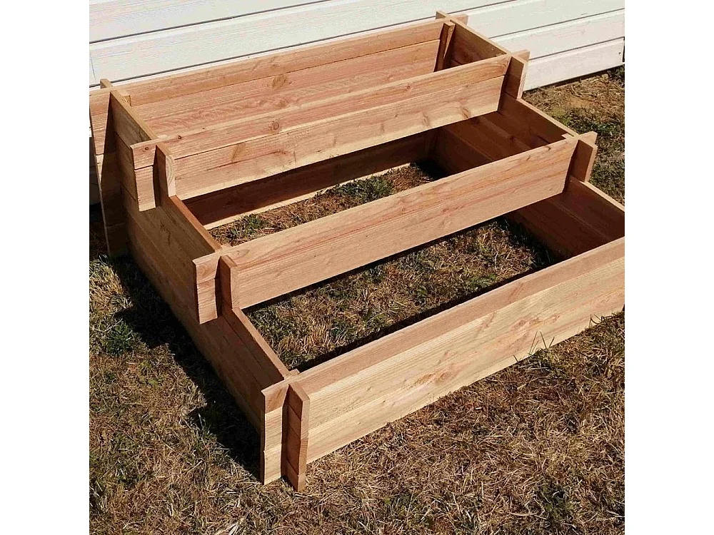 Dreistufiges Gemüsebeet aus Holz der Douglasie