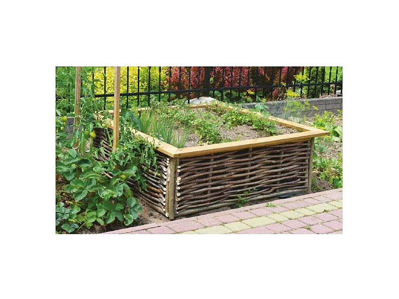 Potager carré en noisetier et pin