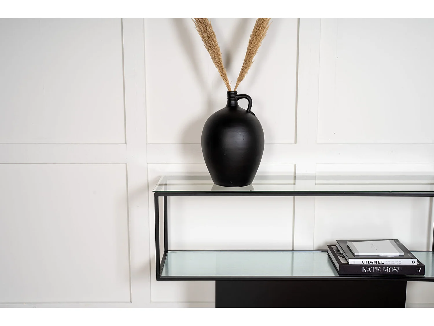 Maglehem wandkast met plank 35x130 cm glas, zwart.