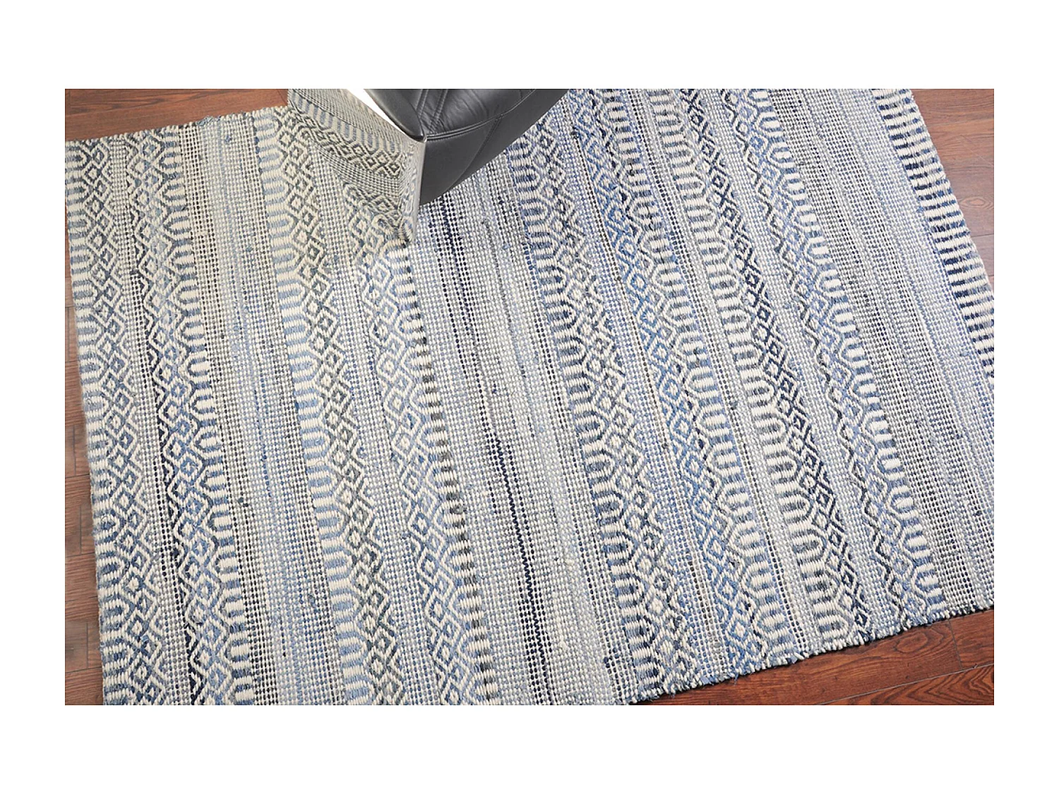 Tapis en coton recyclé et laine ivoire et bleu Sarah 180 x 120 cm