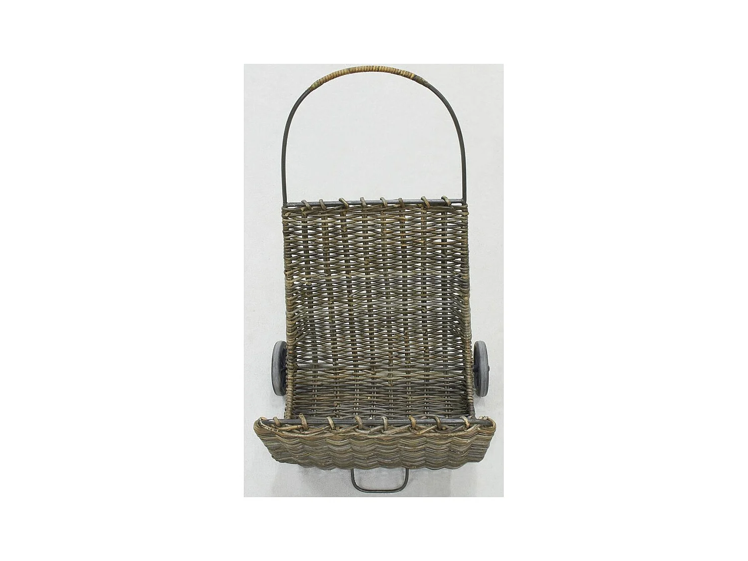 Chariot à bûches en poelet croco sur roulettes