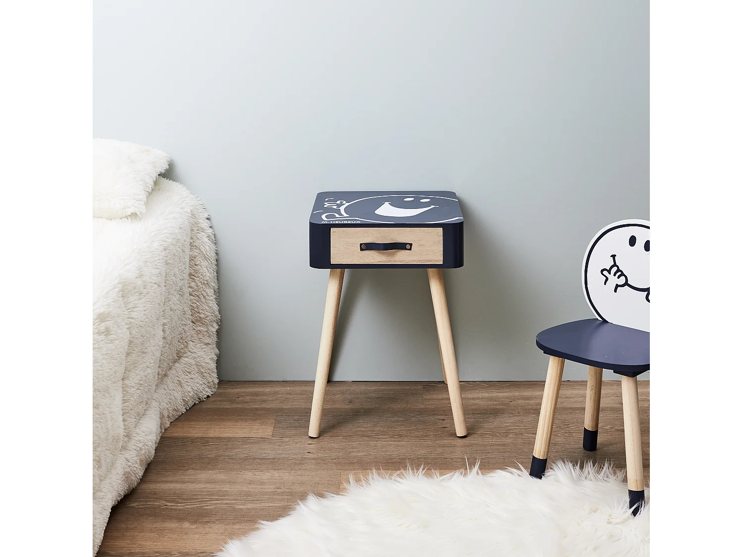 TABLE DE CHEVET MONSIEUR HEUREUX M1
