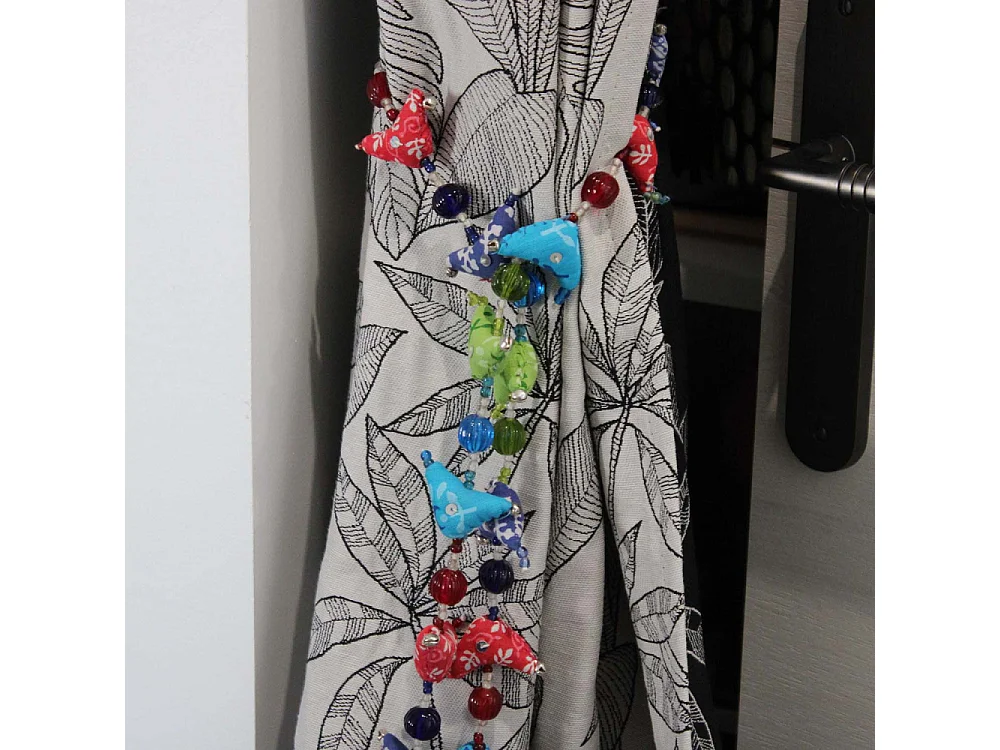 Girlande mit gefärbten Vögeln aus Stoff 140 cm