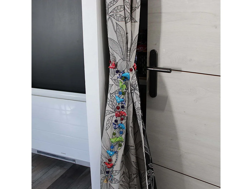 Girlande mit gefärbten Vögeln aus Stoff 140 cm