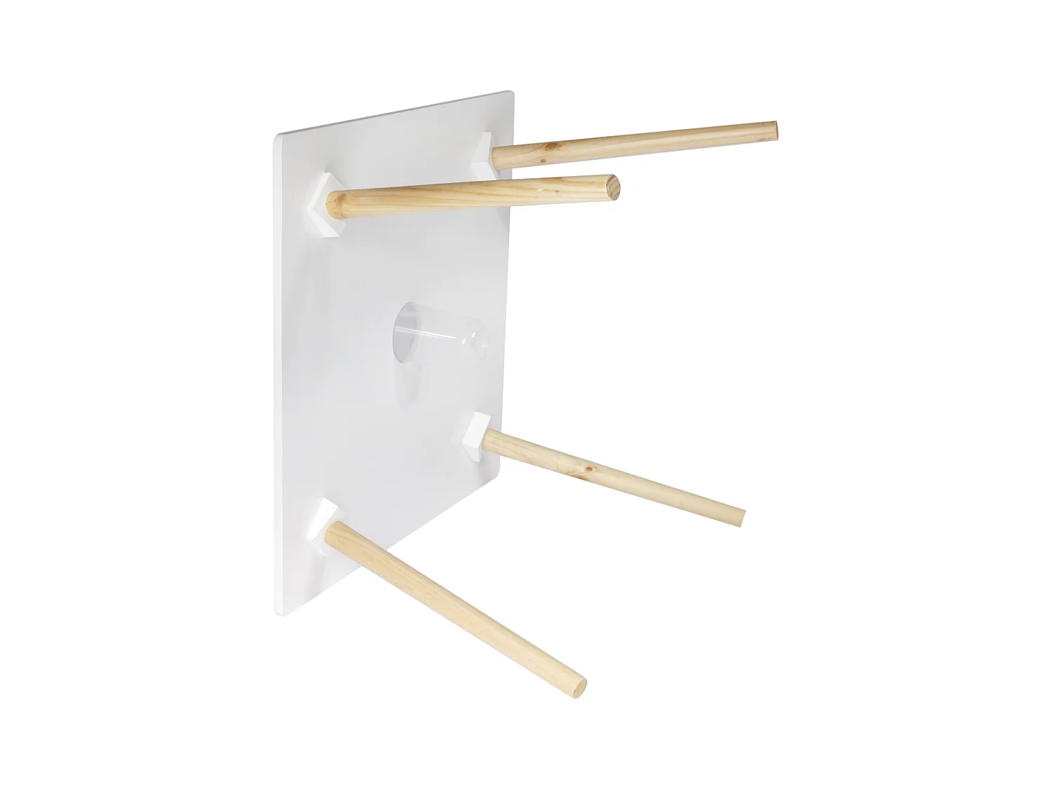 Table Avec Pot A Crayons Gribouille