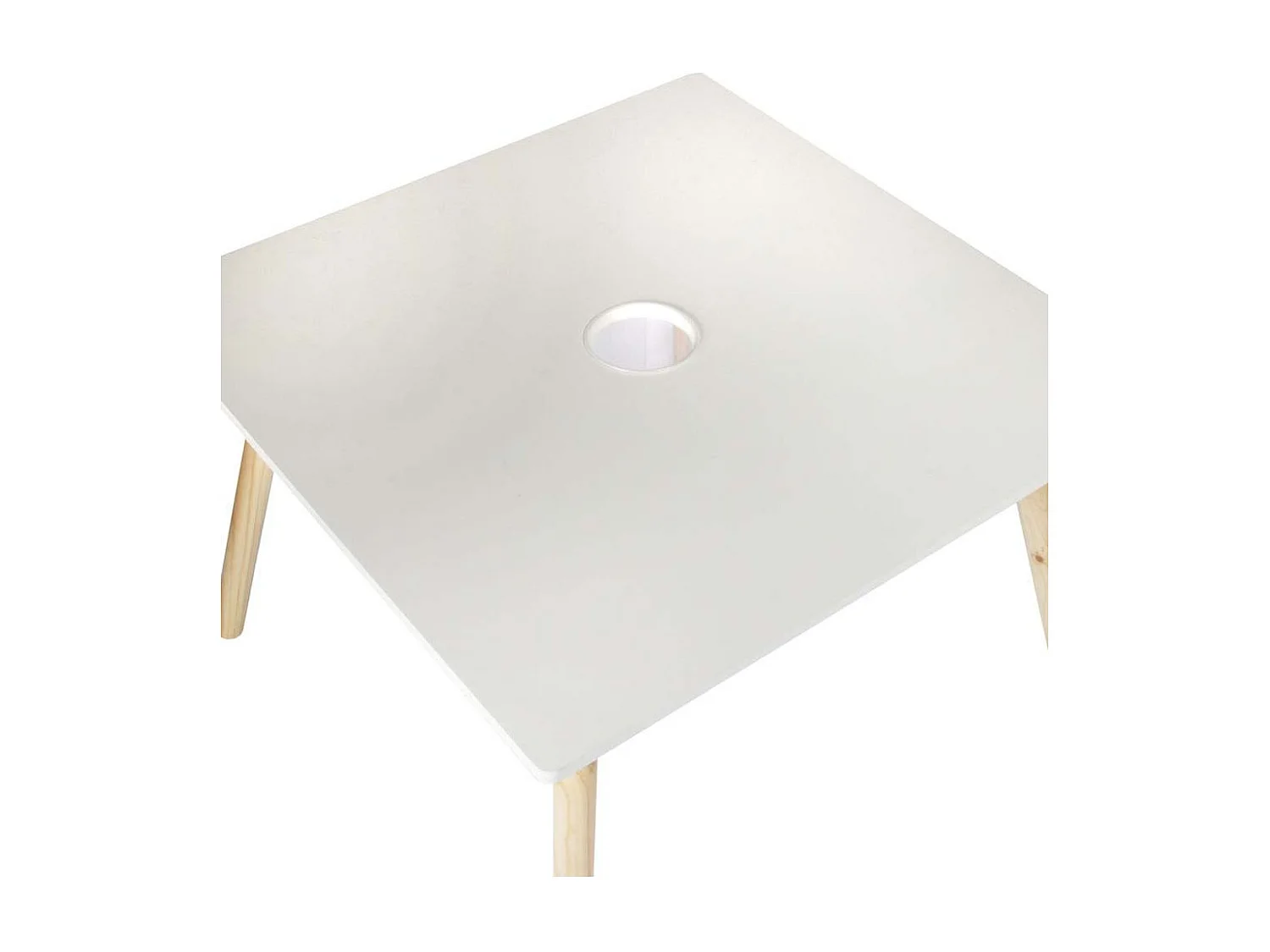 Table Avec Pot A Crayons Gribouille