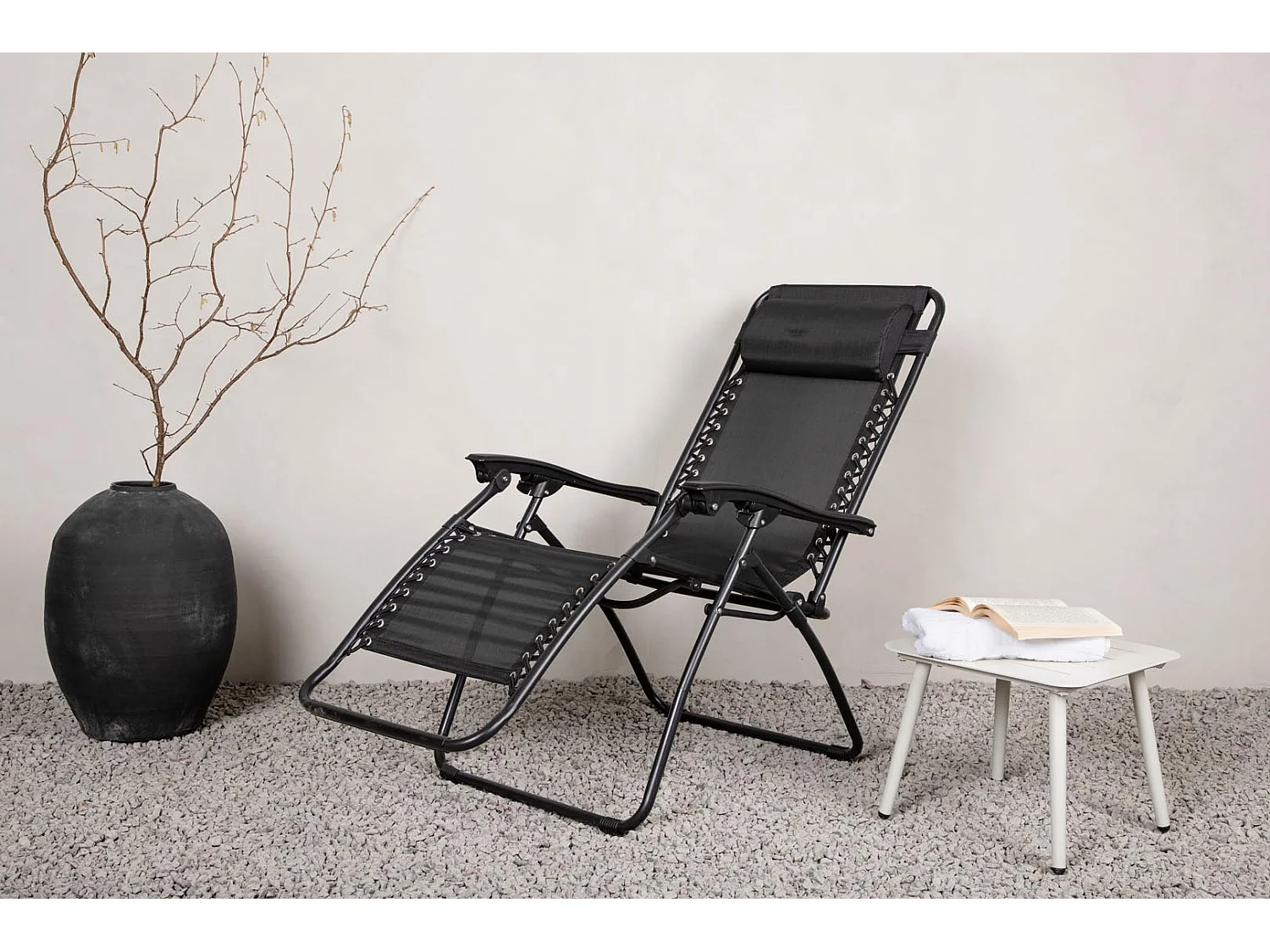 Melker chaise longue noir.