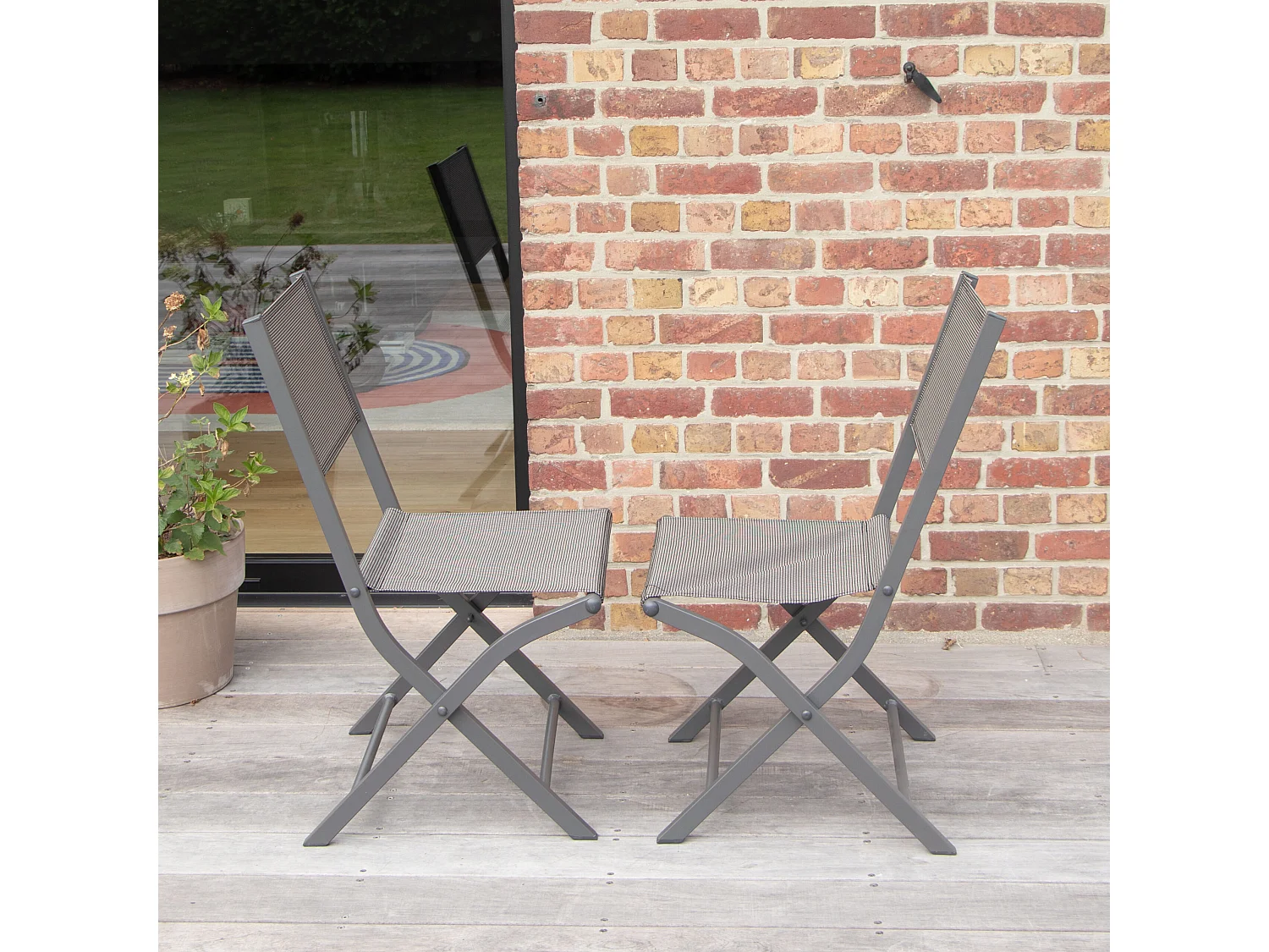 Chaises pliantes Modulo en aluminum et textilène grise