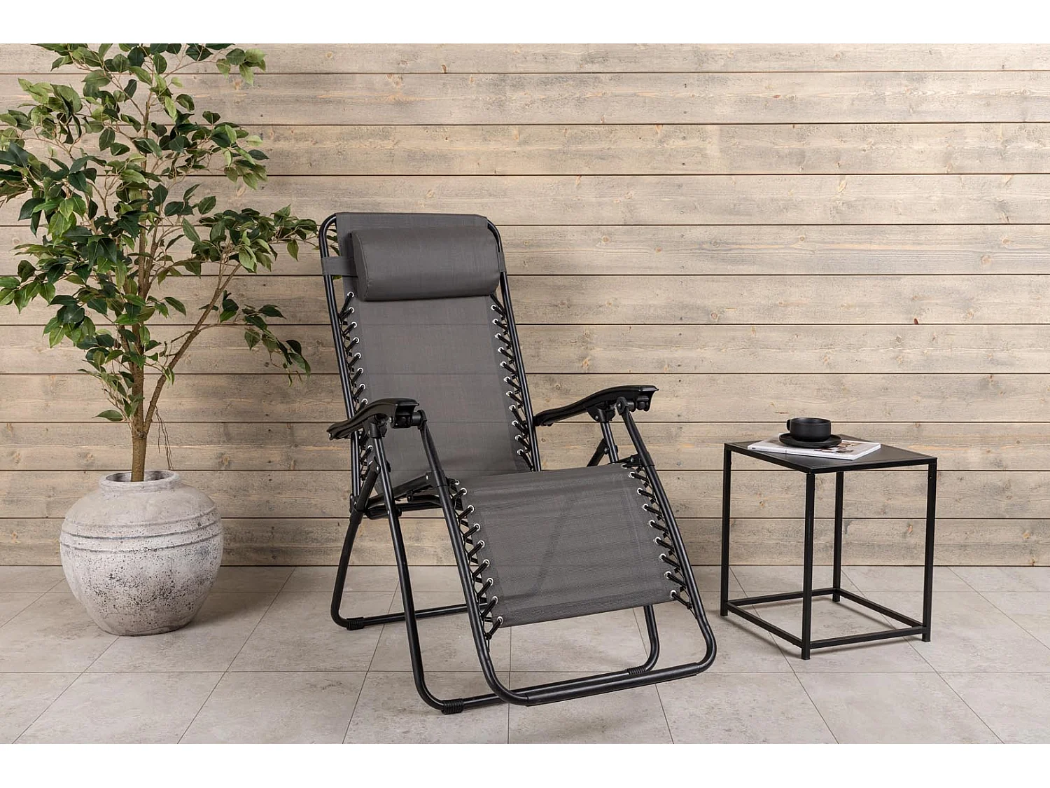 Melker chaise longue gris.