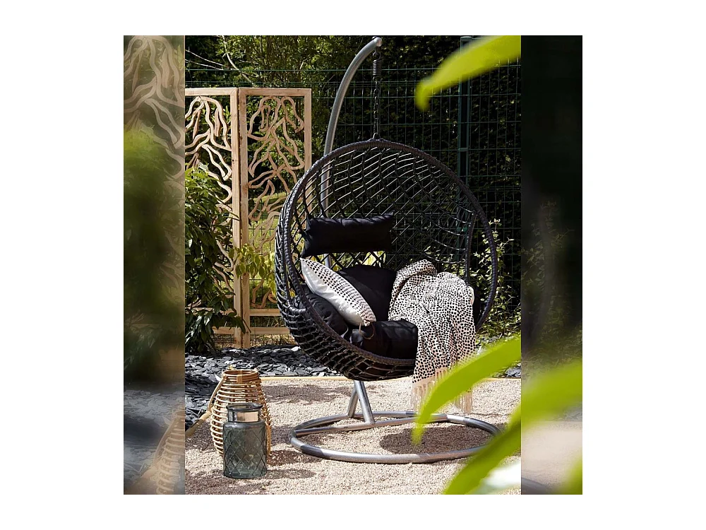 Fauteuil oeuf suspendu en polyrésine et acier