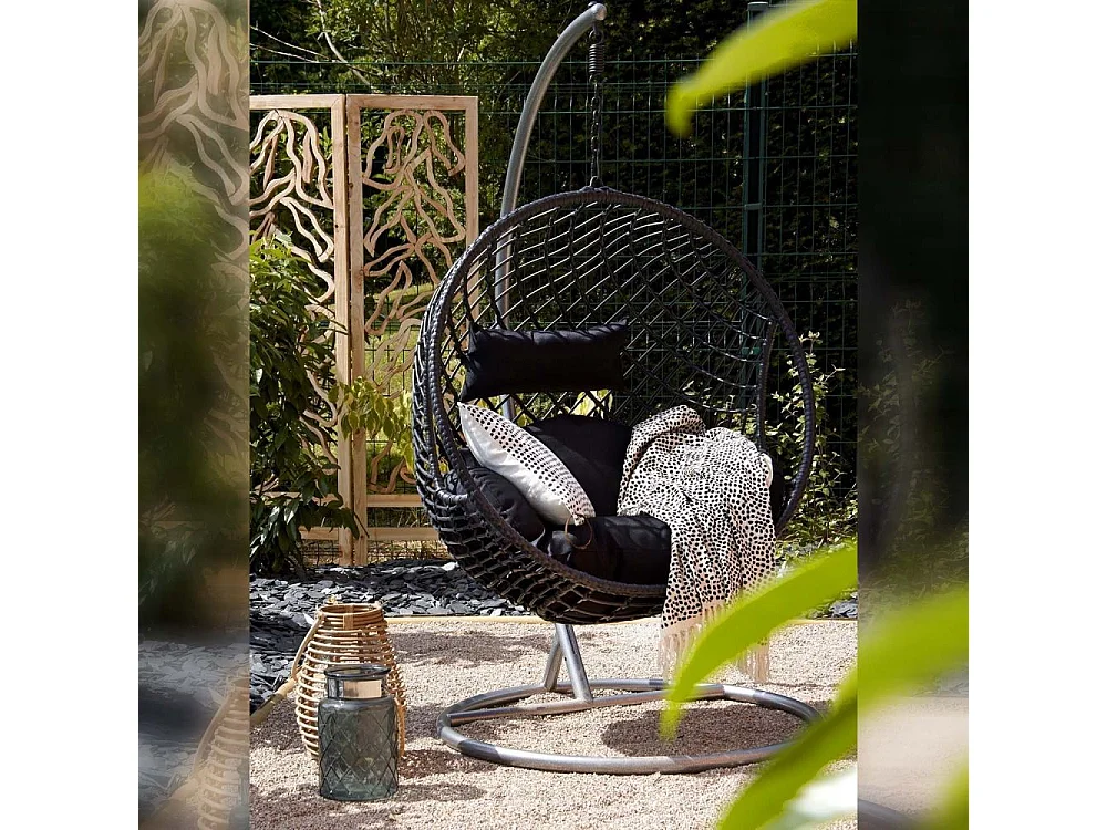 Fauteuil oeuf suspendu en polyrésine et acier