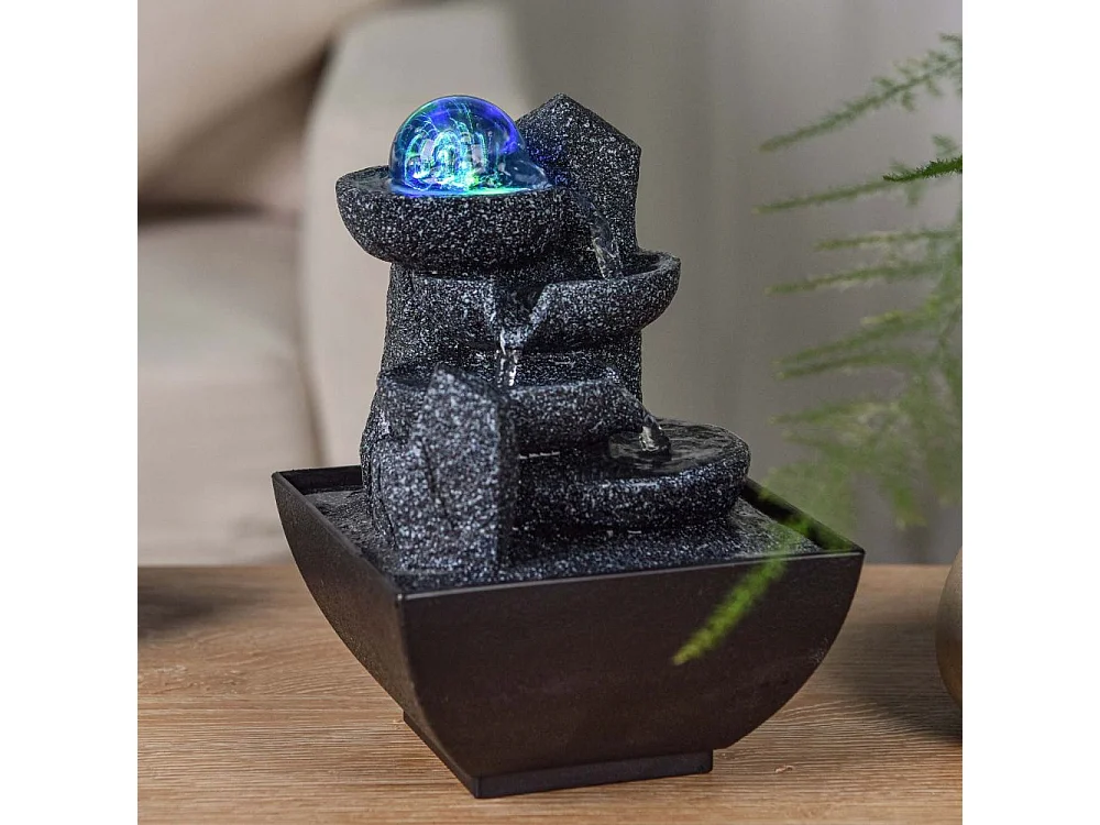 Fuente moderna de resina Lopo