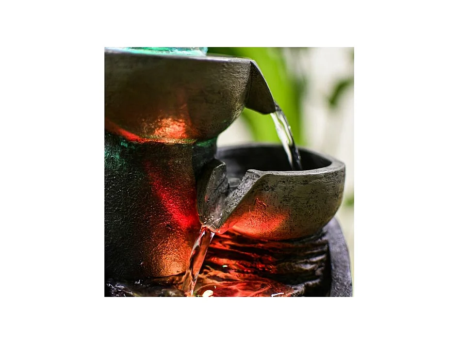 Fontana in resina Malla