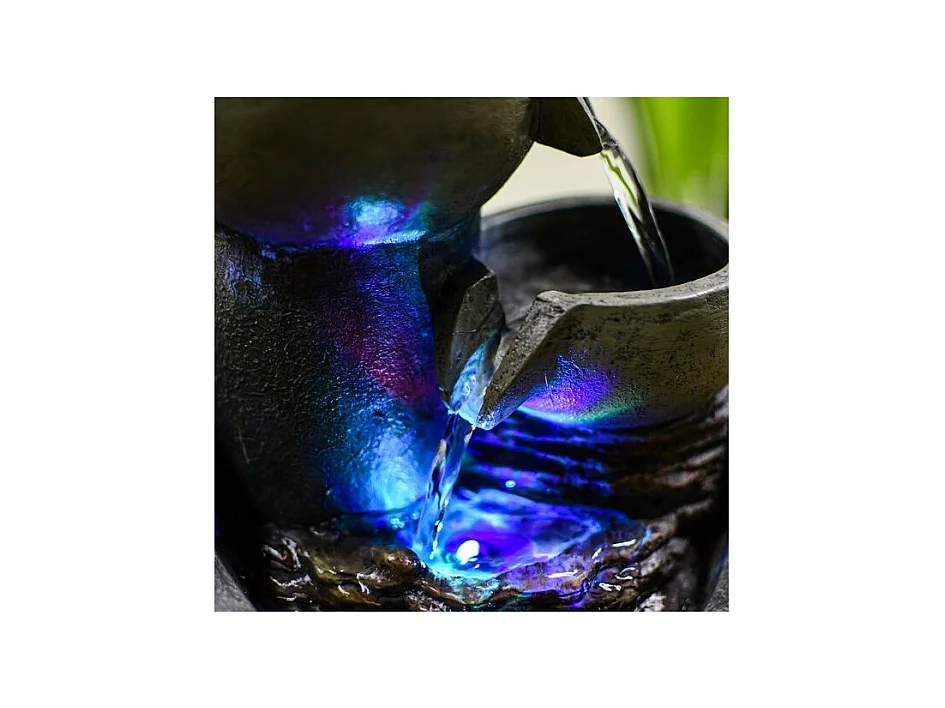 Fontana in resina Malla