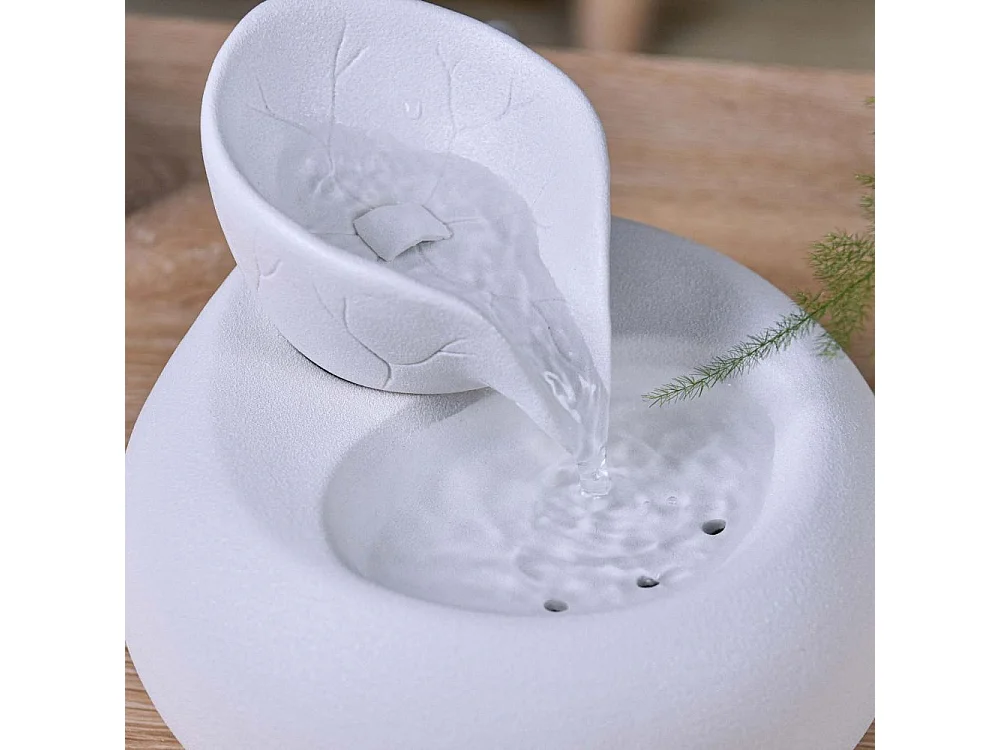 Fontana di design in ceramica Toby