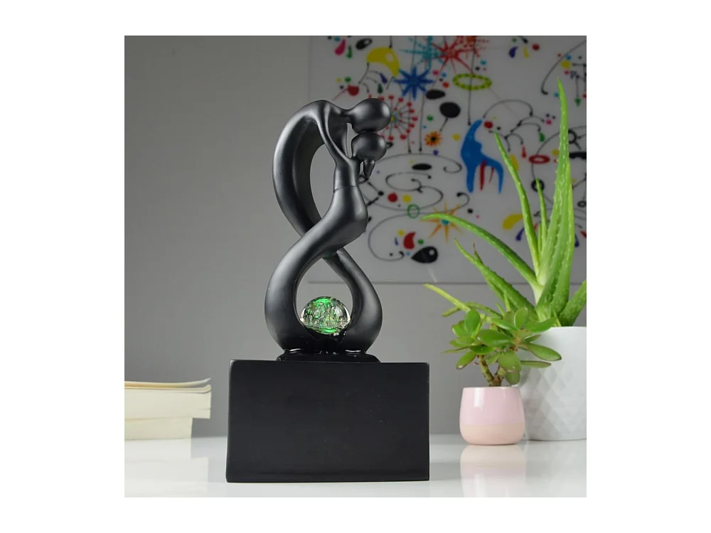 Diseño de fuentes de interior con iluminación LED Amor