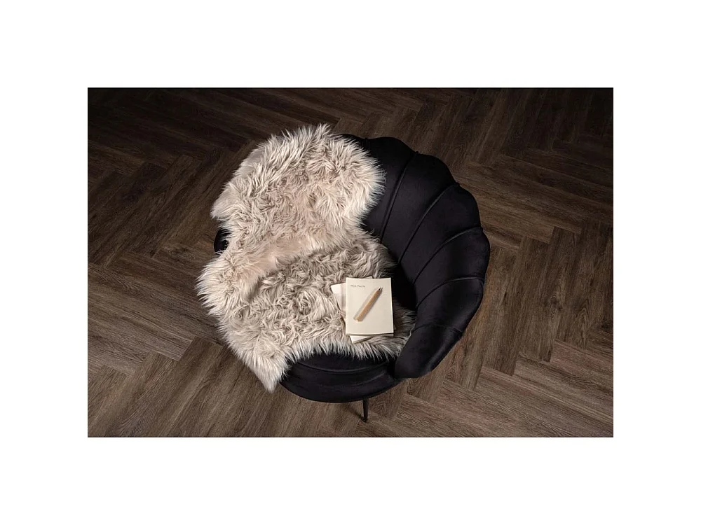 Katy lamsvel geïmiteerd 90x60cm beige.