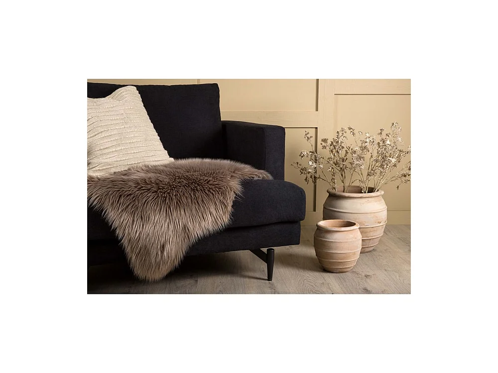 Katy lamsvel geïmiteerd 90x60cm bruin.