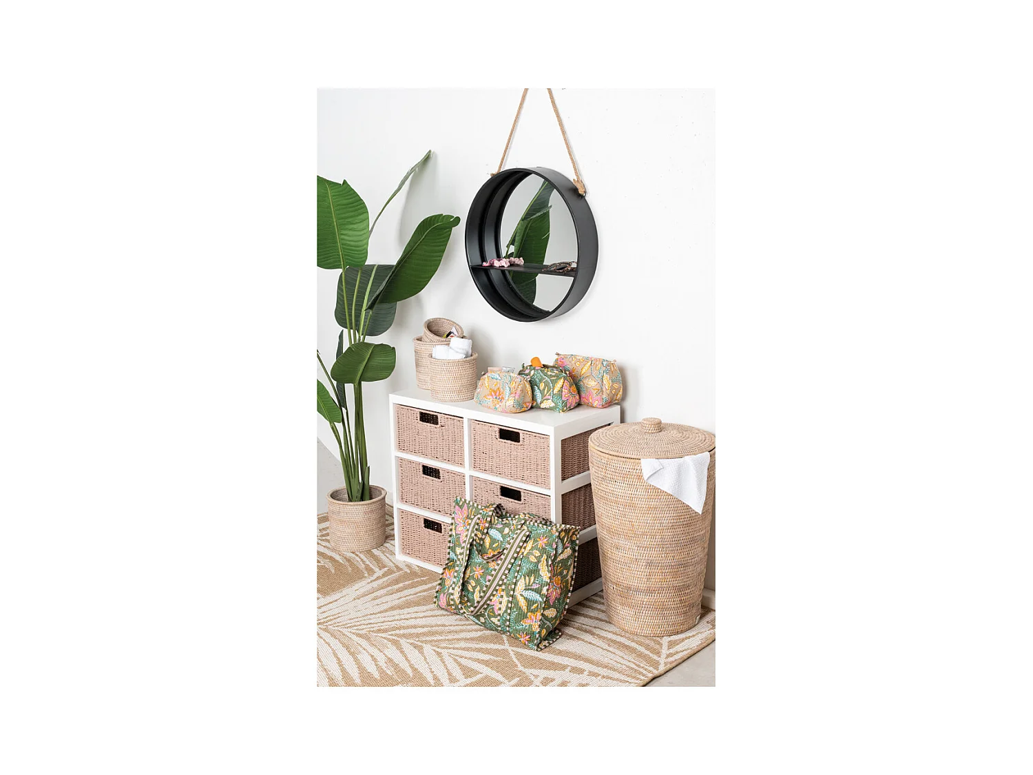 Panier à linge en rotin patiné blanc