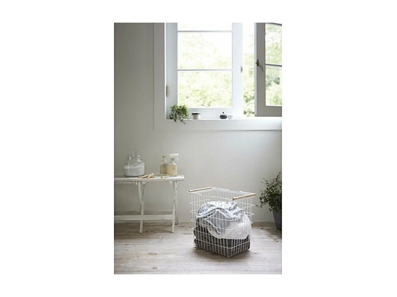 Panier à linge métal blanc avec anses en bois H38.5cm