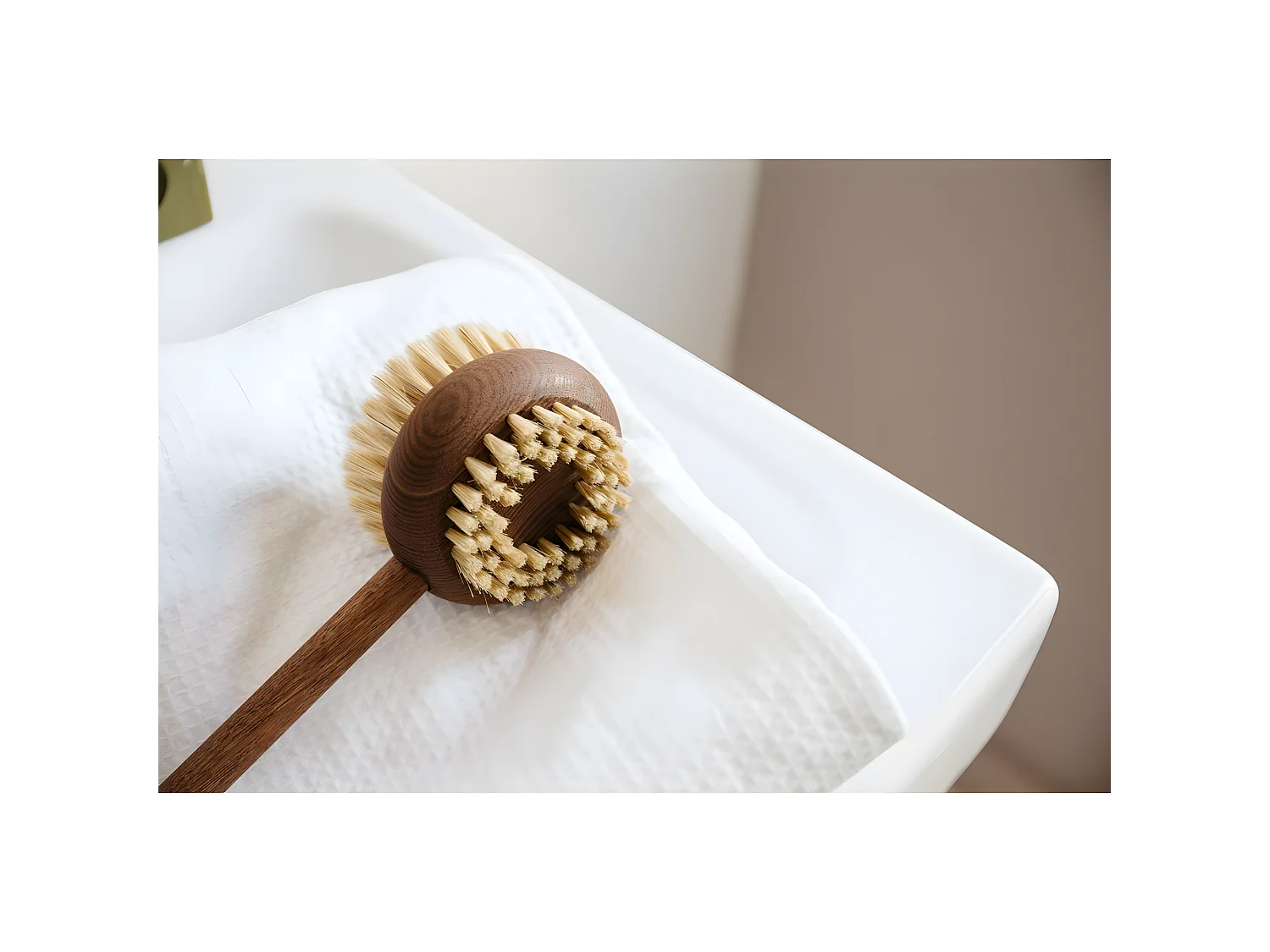 Spazzola posteriore in legno di frassino