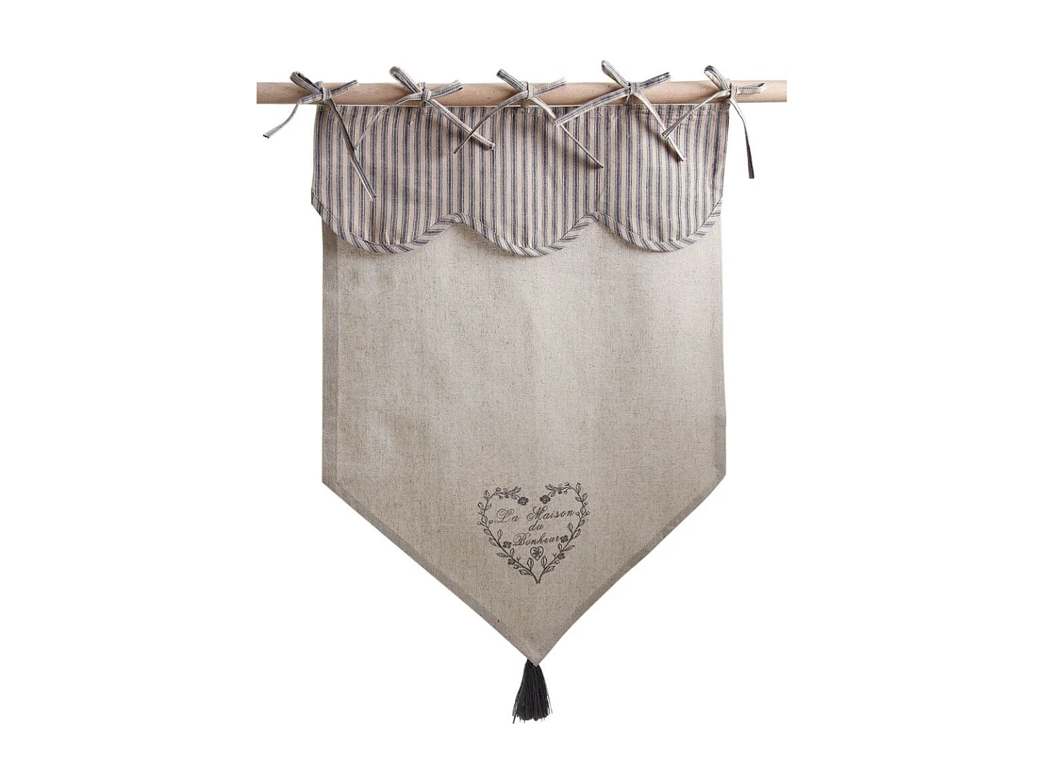 Vorhang mit Herz Motiv