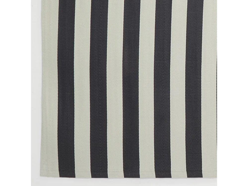Großer Outdoor-Teppich aus Polypropylen 160 x 230 cm Streifen - Schwarz