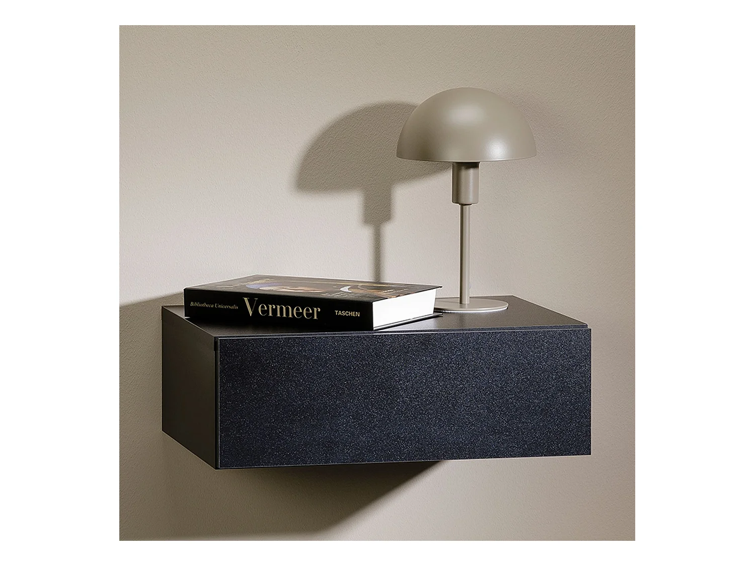 Chevet suspendu OCEANE, étagère murale avec 1 tiroir sans poignée, en bois noir mat