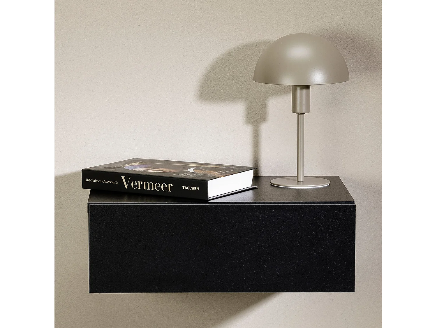 Chevet suspendu OCEANE, étagère murale avec 1 tiroir sans poignée, en bois noir mat