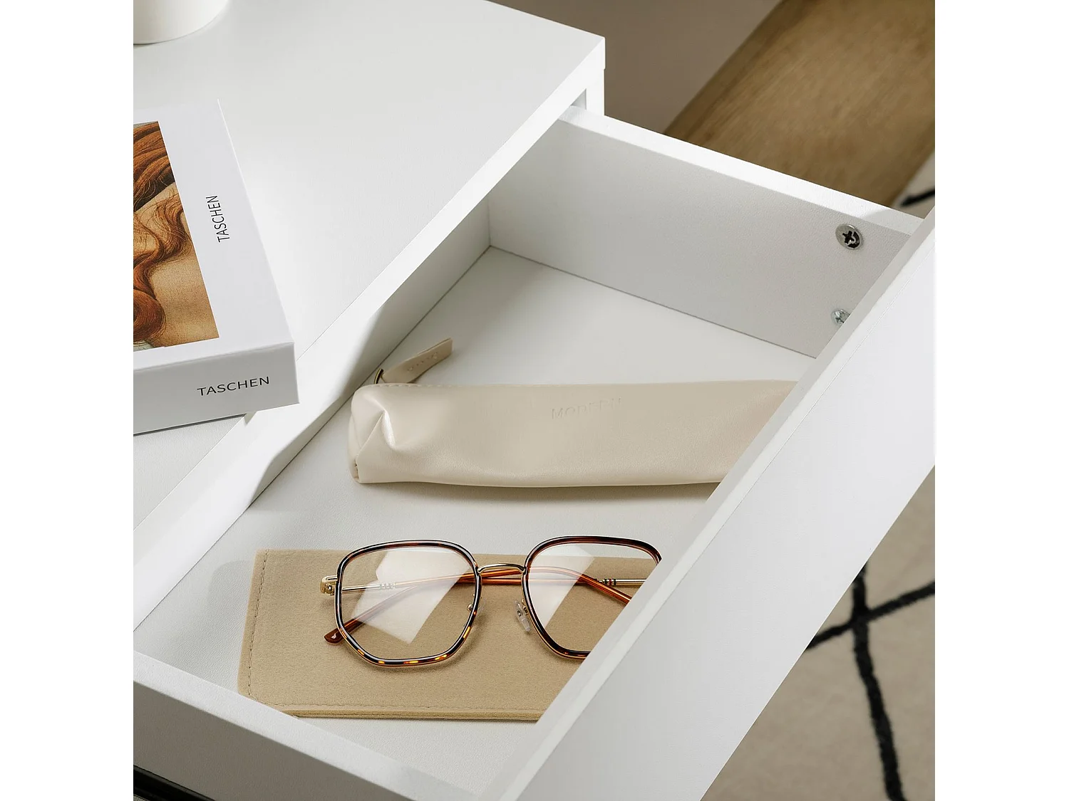 Chevet suspendu OCEANE, étagère murale avec 1 tiroir sans poignée, en bois blanc mat