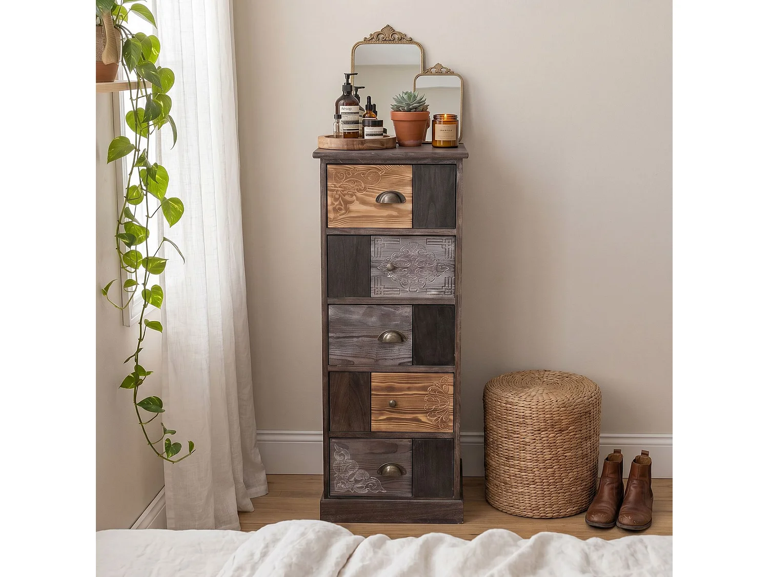 Chiffonnier MARA avec 5 tiroirs, commode en bois de paulownia style vintage ethnique bohême avec gravures