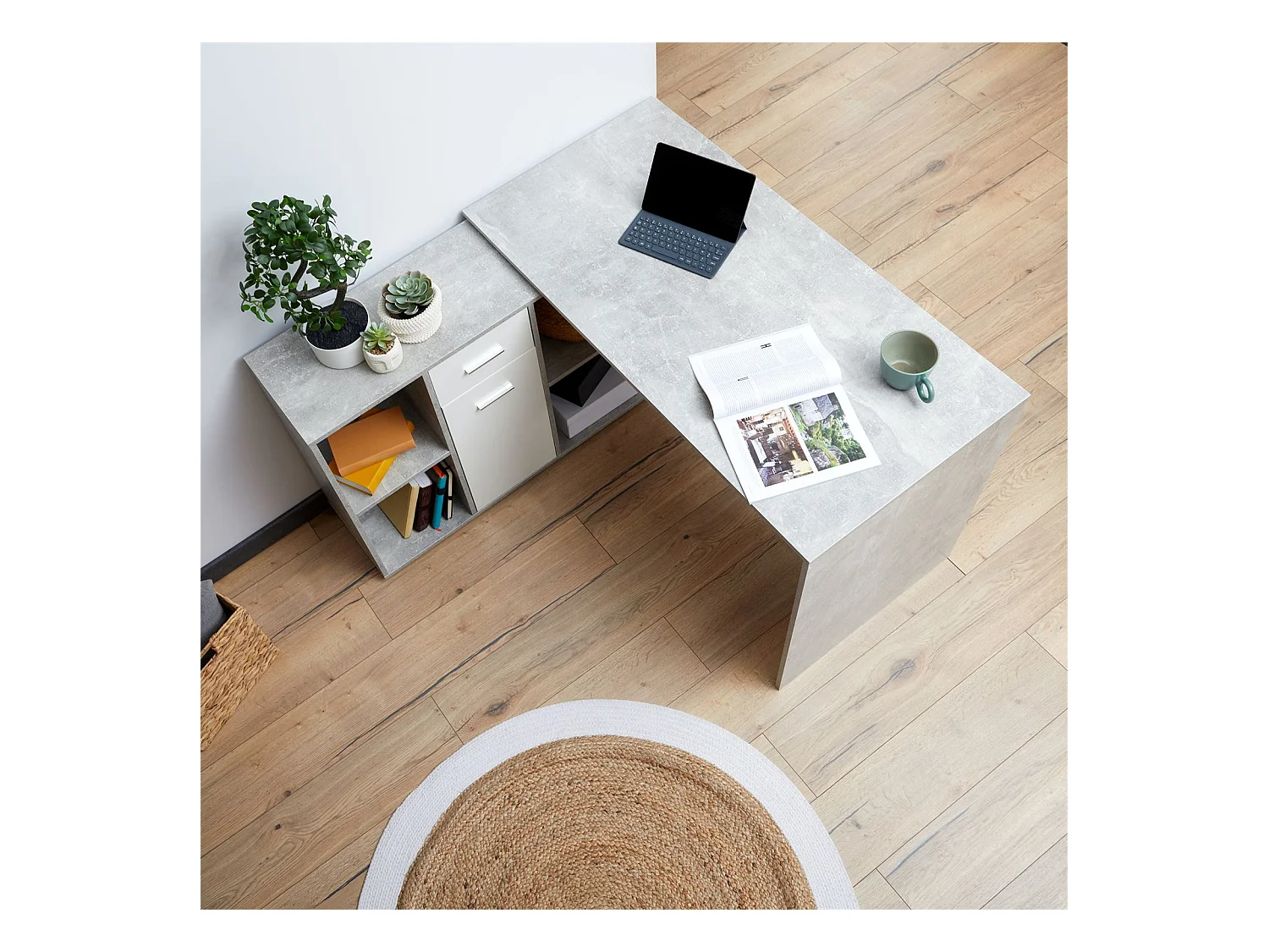 Bureau d'angle CARMEN avec meuble de rangement intégré 4 étagères 1 porte et 1 tiroir, décor béton et blanc mat