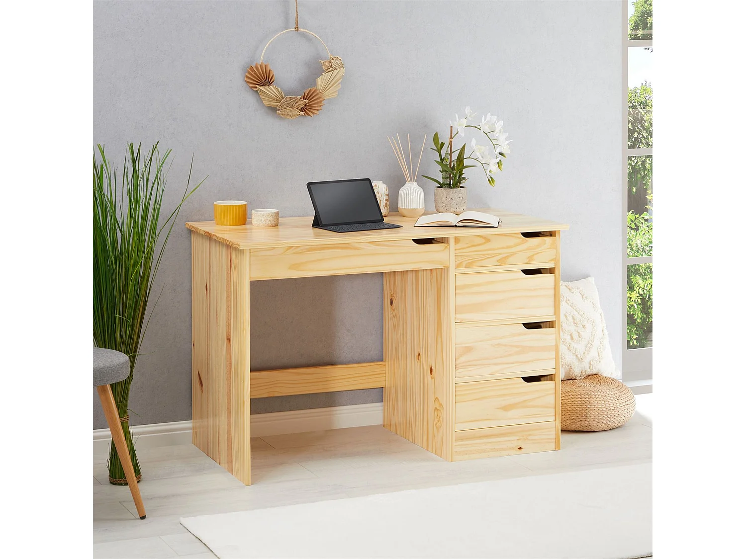 Bureau HUGO avec rangement 5 tiroirs style scandinave en pin massif à la finition naturelle