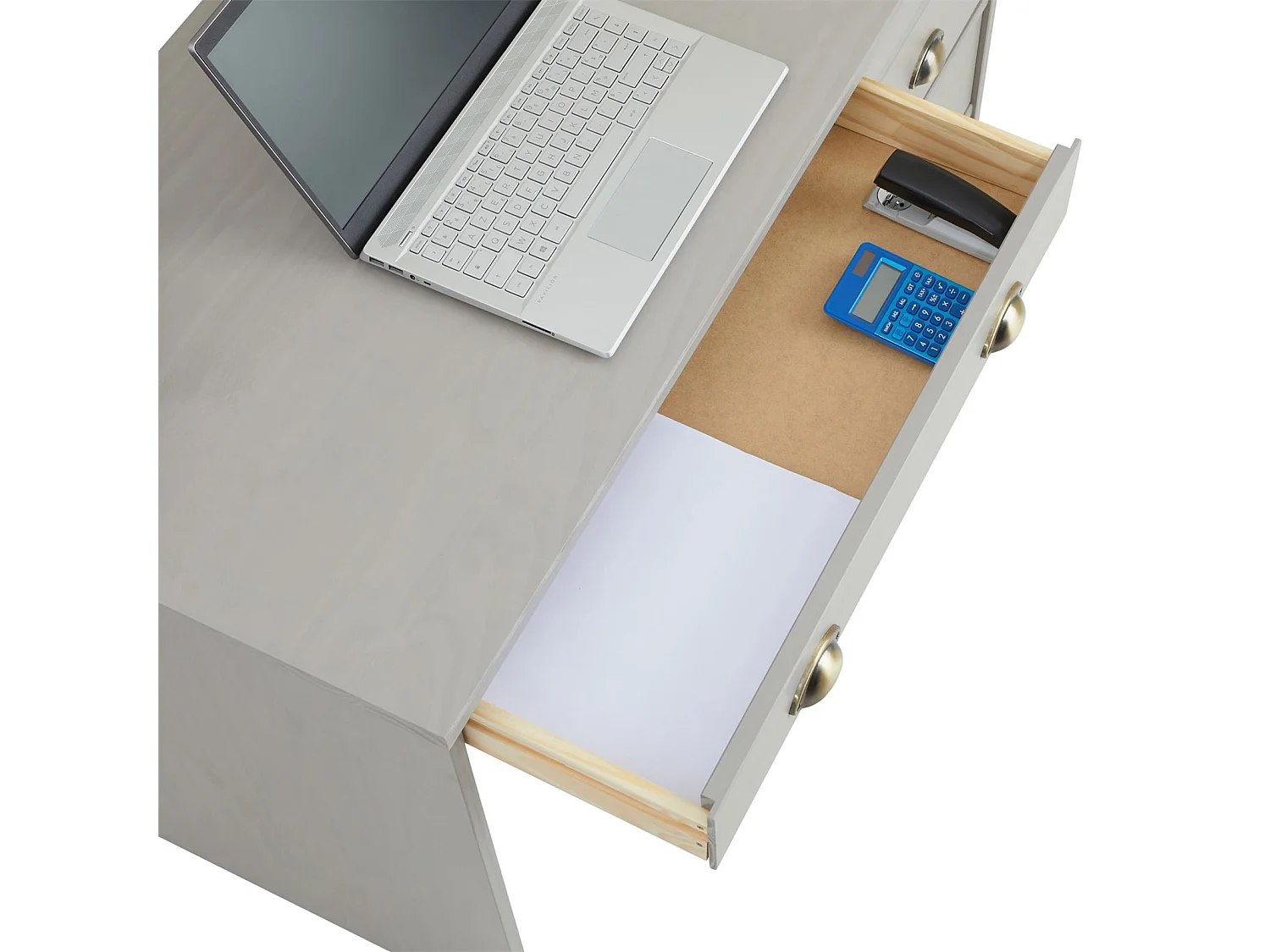 Bureau LANA avec rangement 5 tiroirs et poignées en forme de coquille, en pin massif lasuré gris