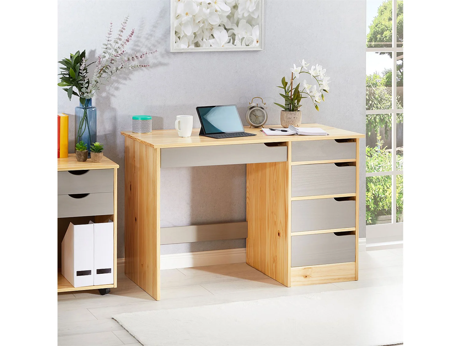 Bureau HUGO avec rangement 5 tiroirs style scandinave en pin massif vernis naturel et lasuré gris
