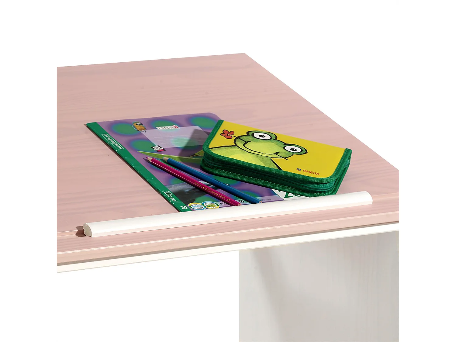 Bureau enfant écolier junior KEVIN pupitre inclinable avec 3 tiroirs 1 casier en pin massif lasuré blanc et rose