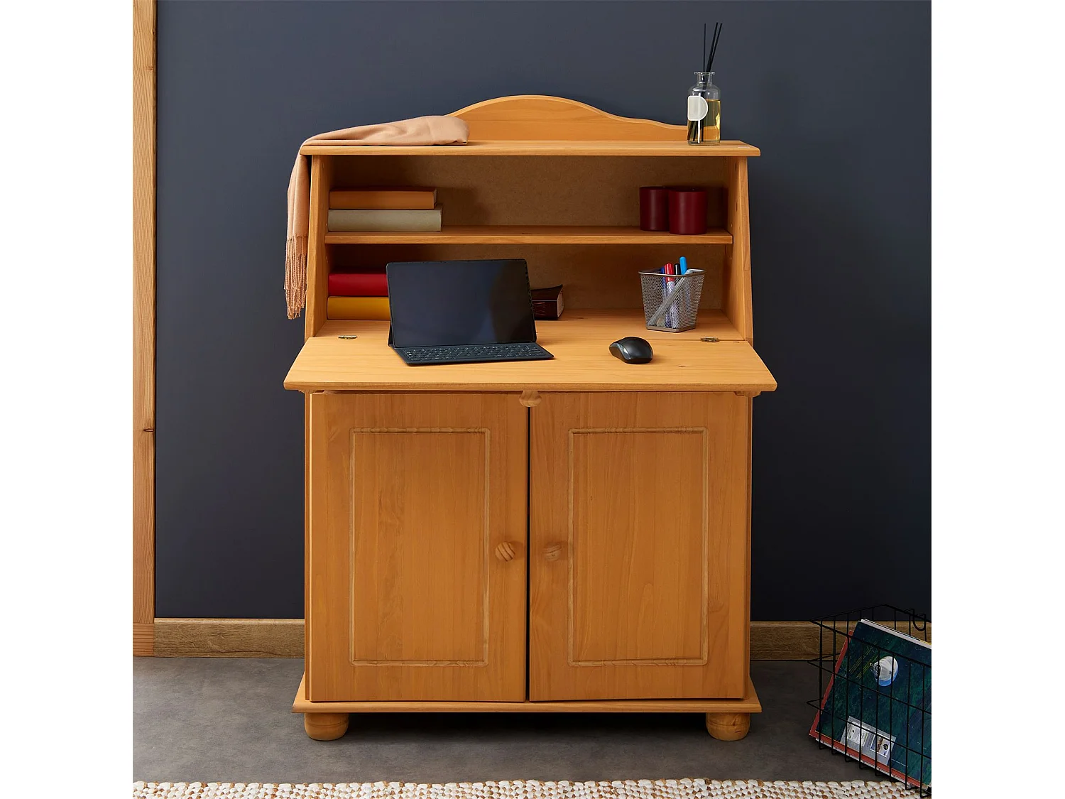 Bureau secrétaire DAVID avec abattant rangement plusieurs étagères 2 portes plan de travail rabattable, en pin massif teinté et ciré