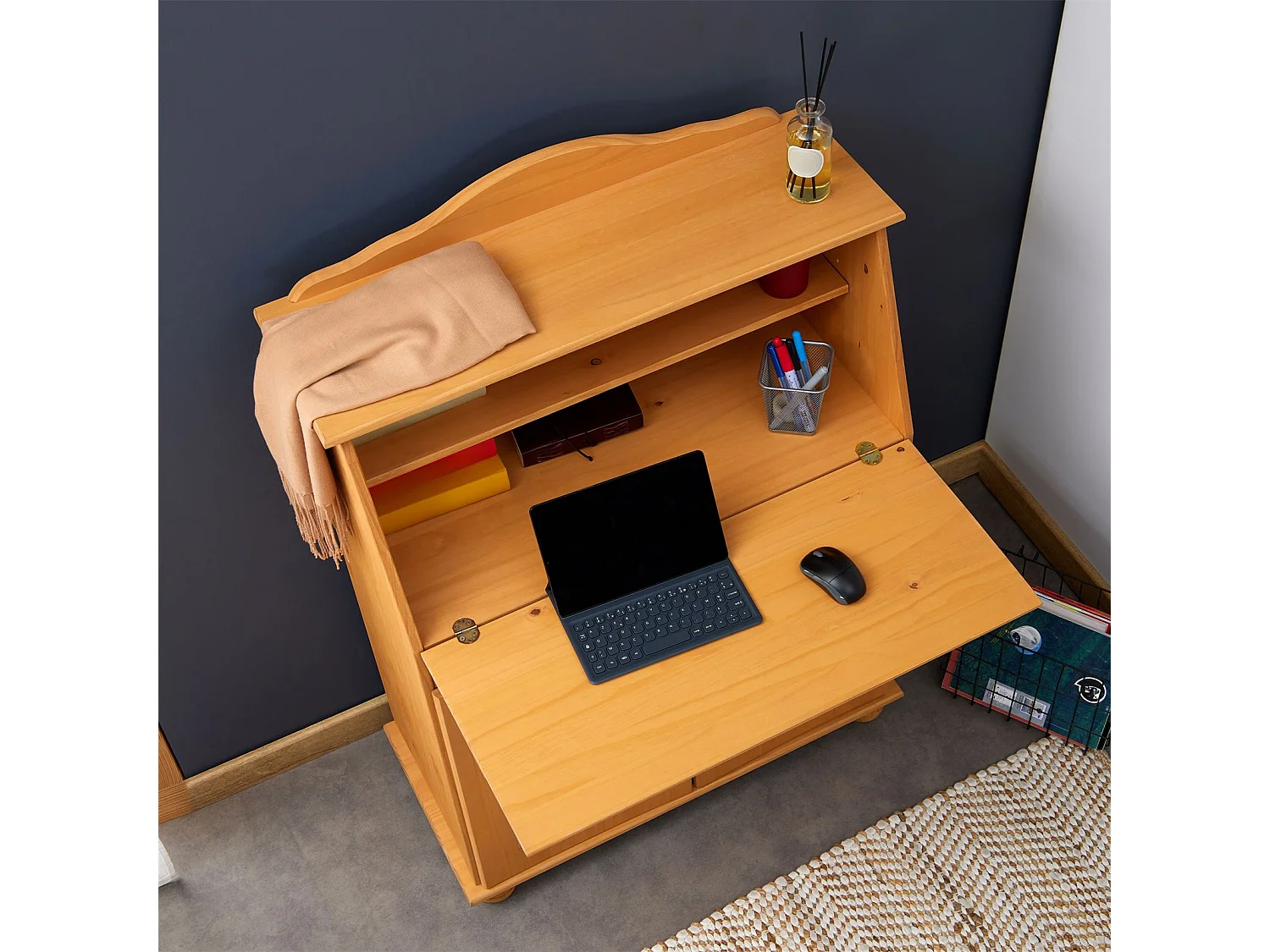 Bureau secrétaire DAVID avec abattant rangement plusieurs étagères 2 portes plan de travail rabattable, en pin massif teinté et ciré