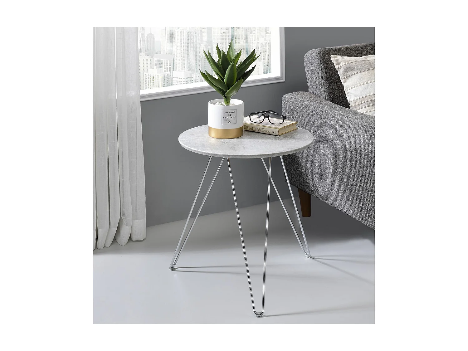 Table d'appoint BENNO table à café table basse ronde bout de canapé design retro vintage pieds épingle en métal chromé, décor béton