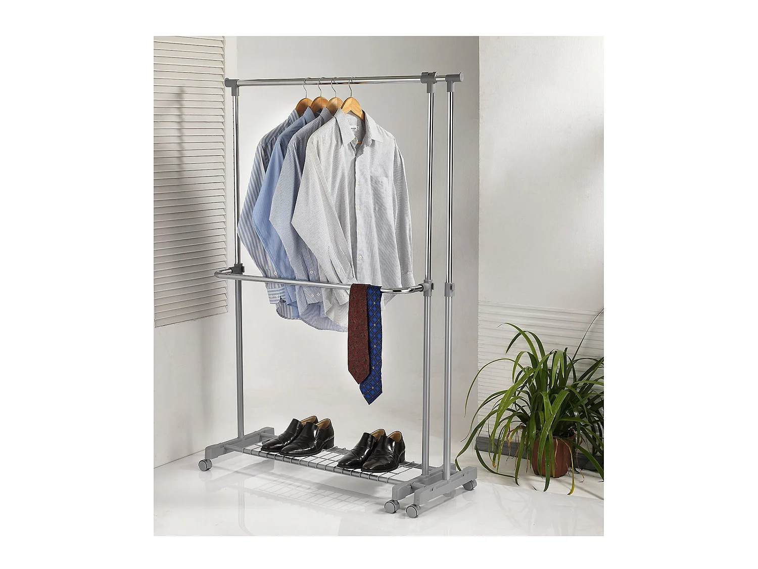 Portant à vêtements LONDON penderie sur roulettes rangement vestiaire mobile hauteur et longueur réglables, avec 1 tablette, chromé